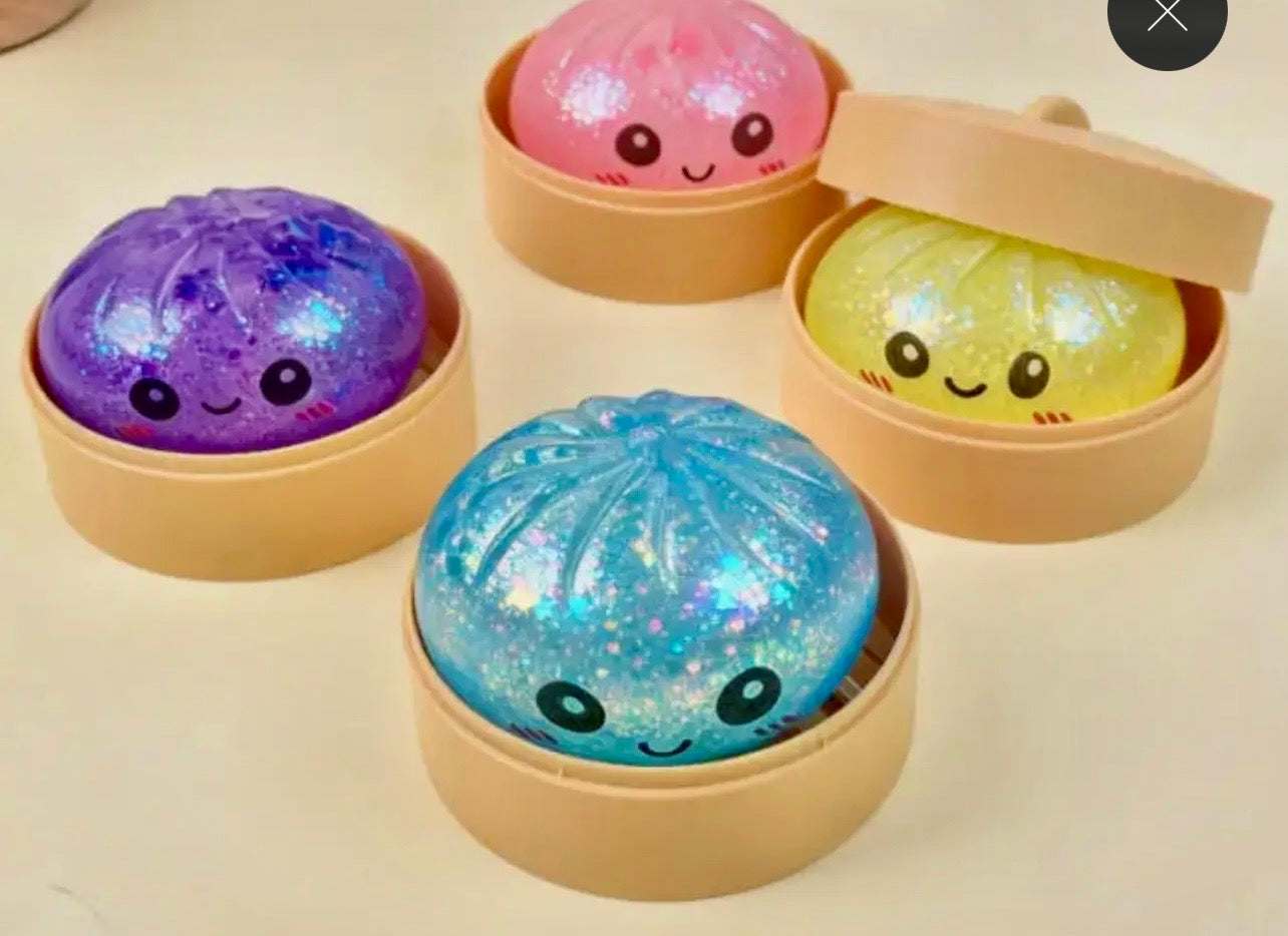 Mystery Dumpling Squishy – Surprise Color!